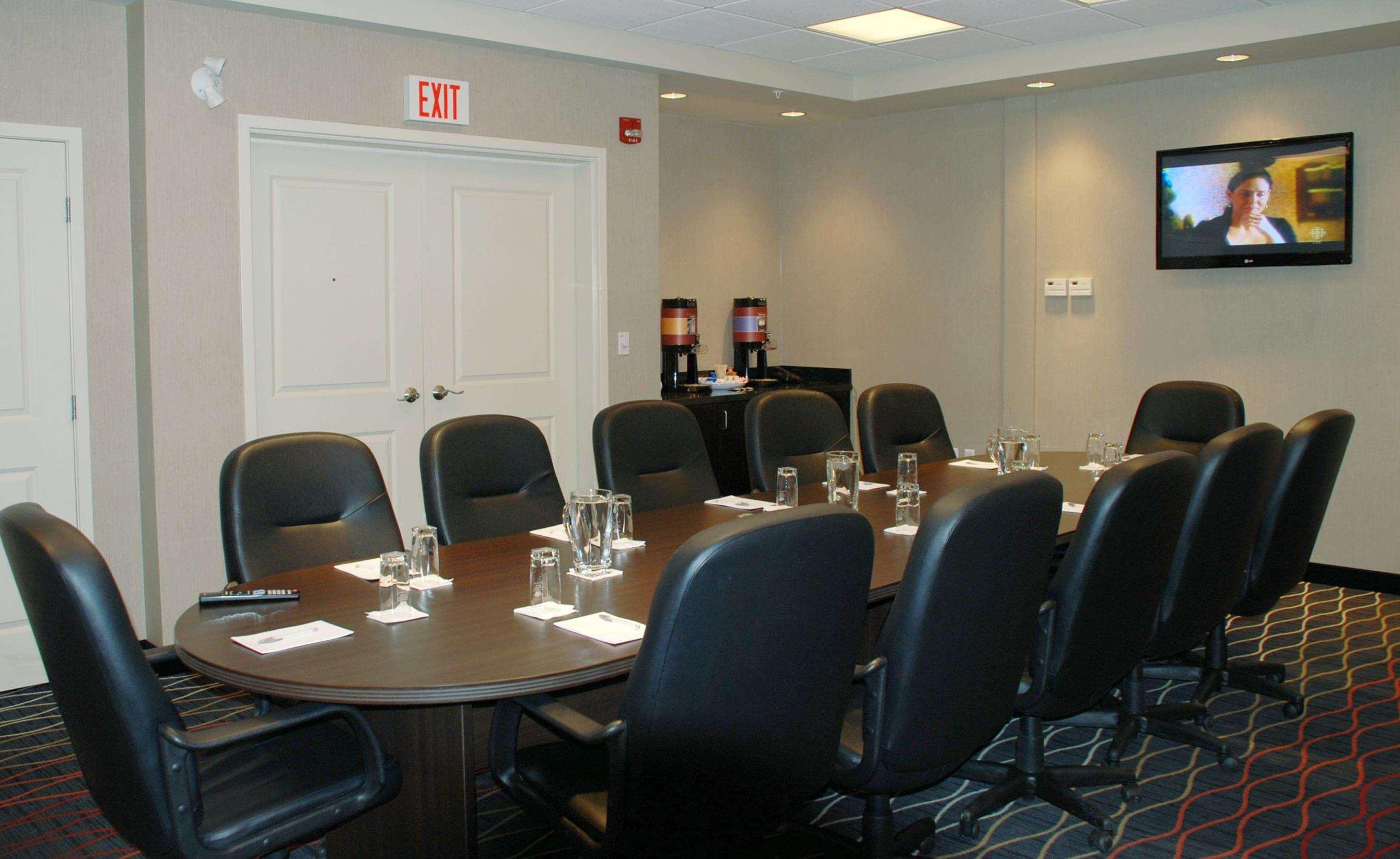 Hampton Inn & Suites By Hilton Lethbridge Facilidades foto