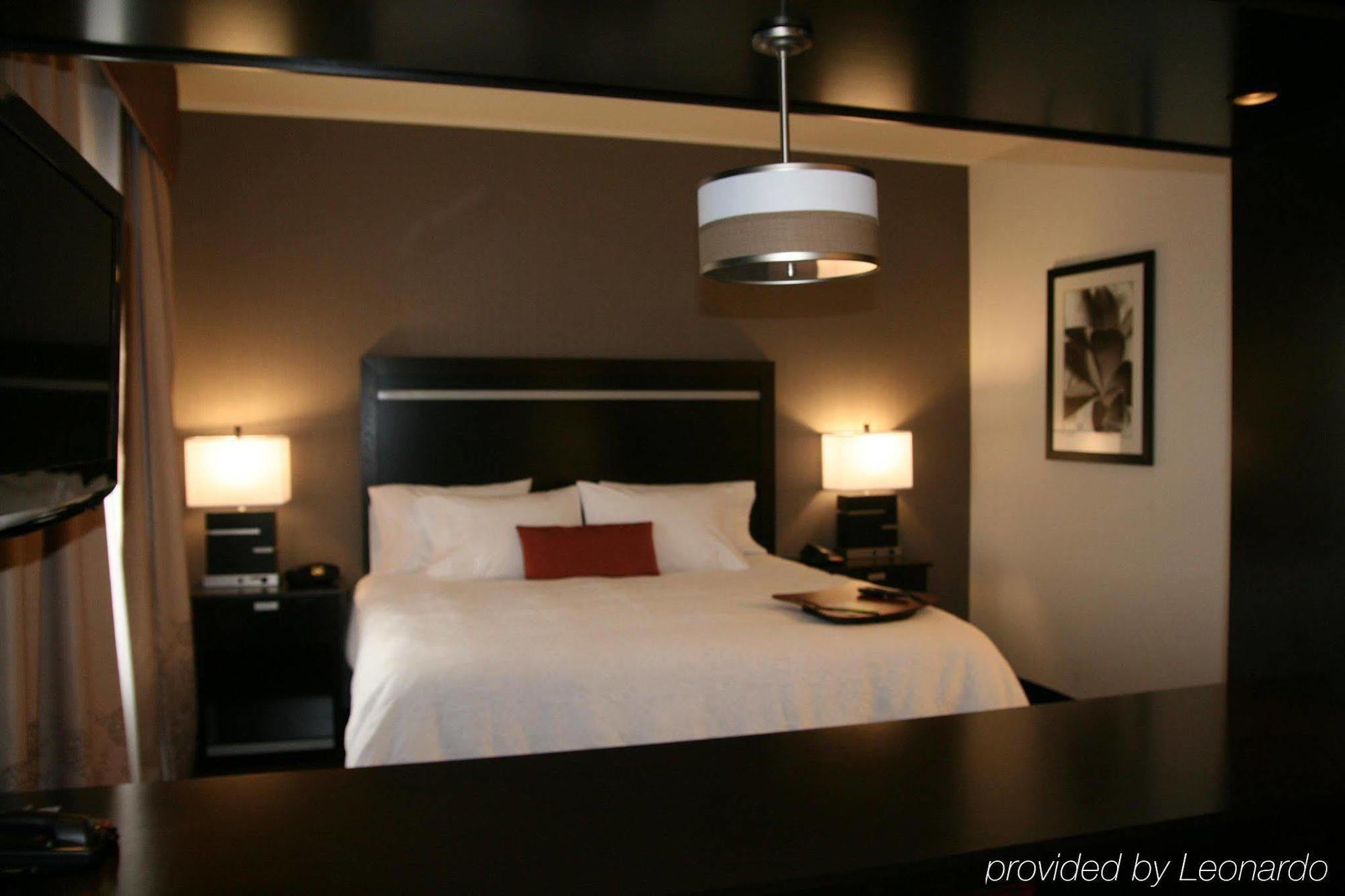 Hampton Inn & Suites By Hilton Lethbridge Habitación foto